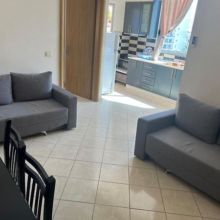 Tulipani Apartments Near Promenade Sarandë Esterno foto